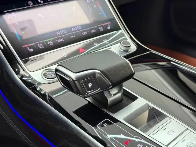 Audi A8 — Фото автомобиля 16
