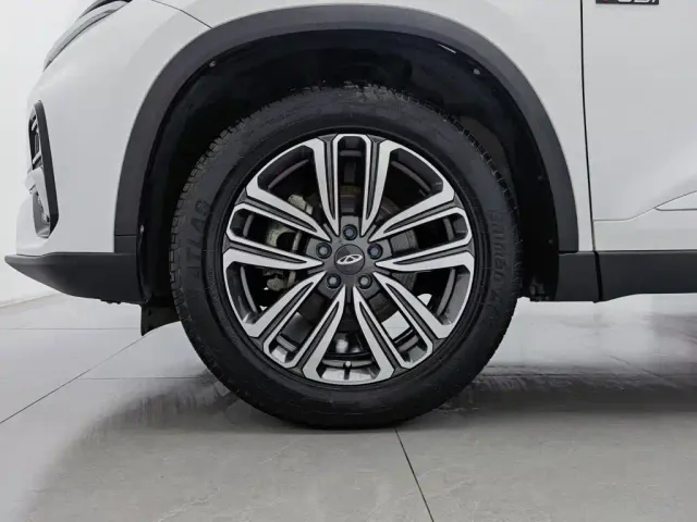 Chery Tiggo 8 — Фото автомобиля 17