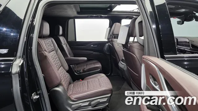 Cadillac Escalade 5th Gen — Фото автомобиля 11