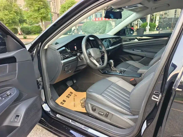 Volkswagen Passat — Фото автомобиля 5