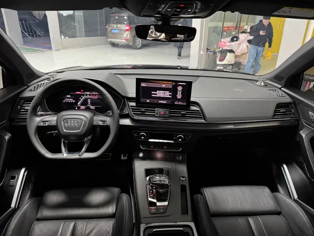 Audi Q5L — Фото автомобиля 5
