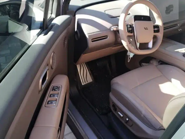 Li Auto i6 — Фото автомобиля 7