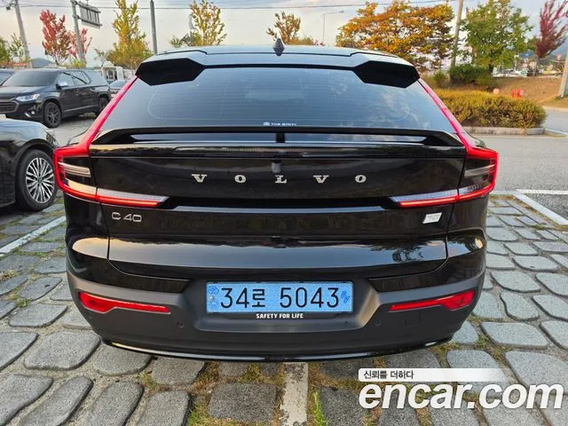 Volvo C40 Recharge — Фото автомобиля 8