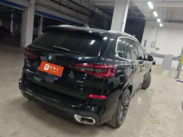 BMW X5 — Фото автомобиля 2