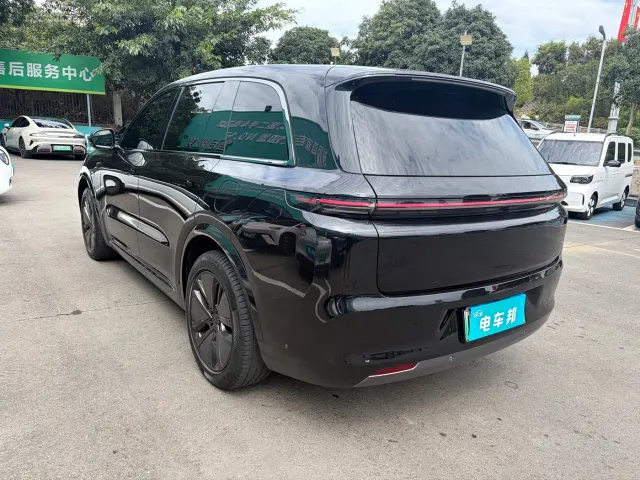 Li Auto L8 — Фото автомобиля 8