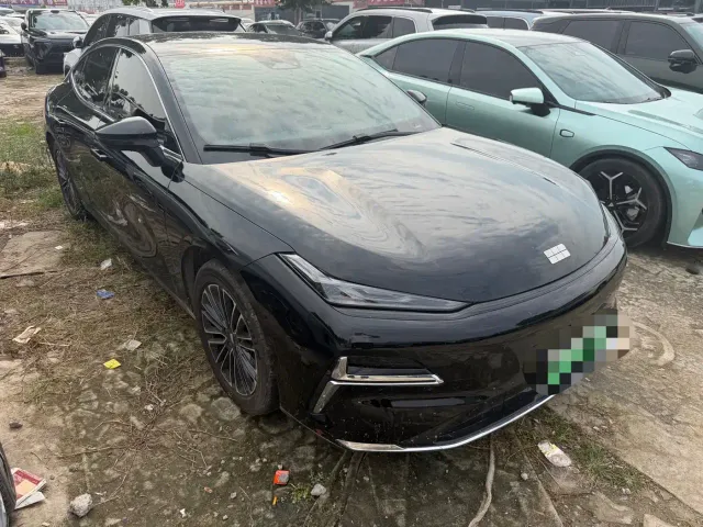 Geely Galaxy Xingyao 8 — Фото автомобиля 3