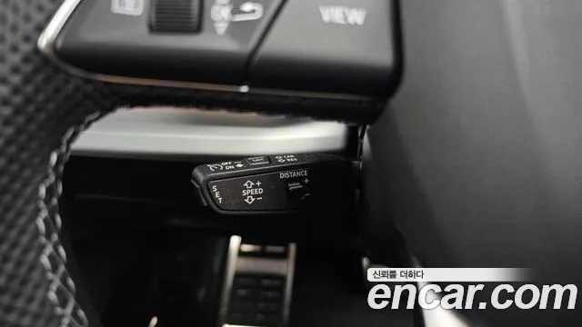 Audi Q8 55 TFSI quattro Premium — Фото автомобиля 29