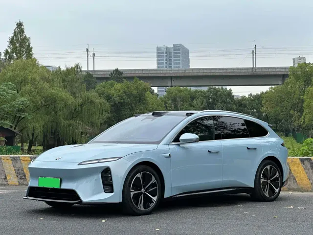 Фотография автомобиля — Nio ET5 Touring