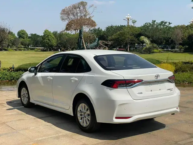 Toyota Corolla — Фото автомобиля 5
