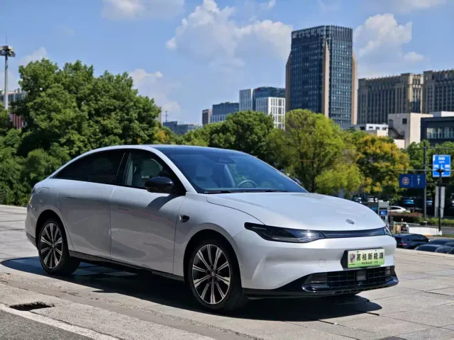 Leapmotor C01 — Фото автомобиля 8