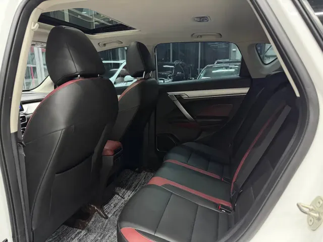 Geely Binyue — Фото автомобиля 17