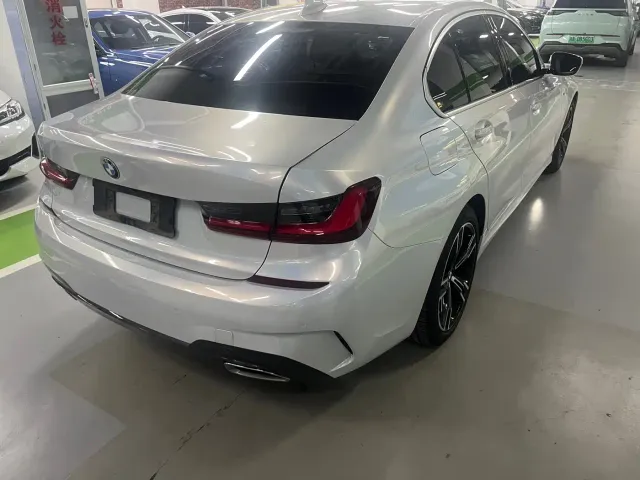 BMW 3 Series — Фото автомобиля 9