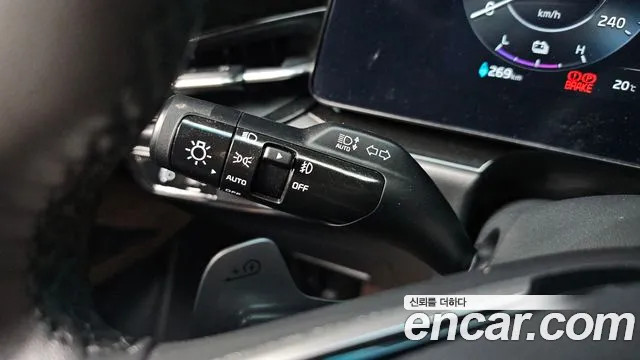 Kia Niro — Фото автомобиля 28