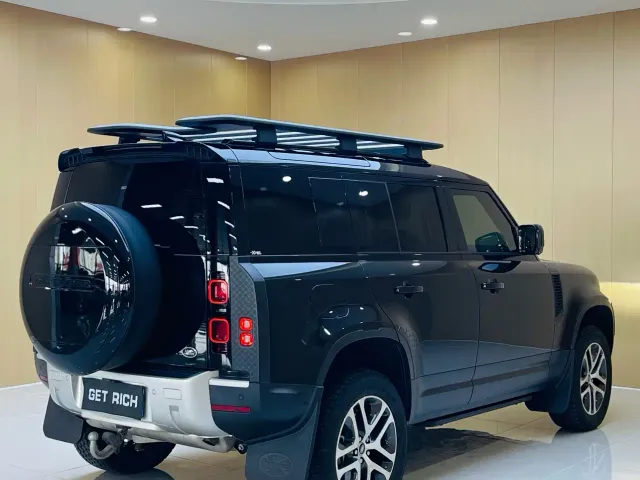 Land Rover Defender — Фото автомобиля 9