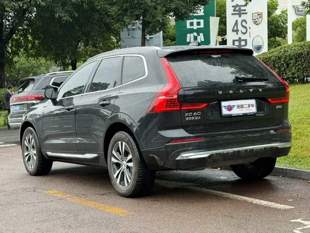 Volvo XC60 — Фото автомобиля 4