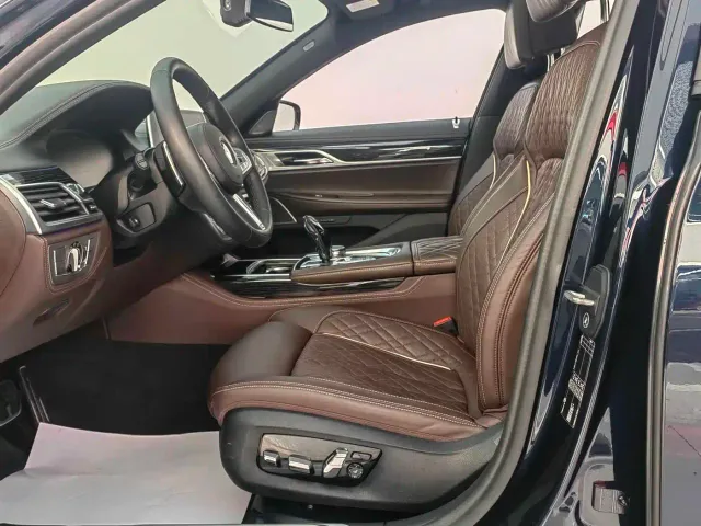BMW 7 Series — Фото автомобиля 4