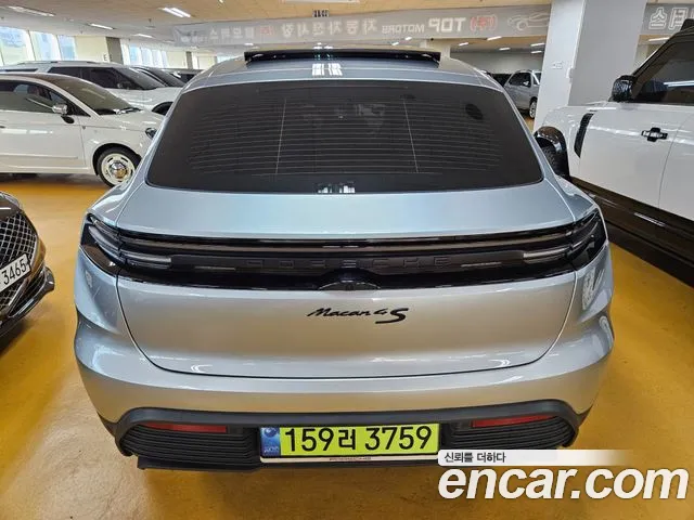 Porsche Macan Electric — Фото автомобиля 4
