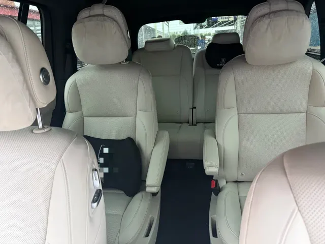 Li Auto L8 — Фото автомобиля 7