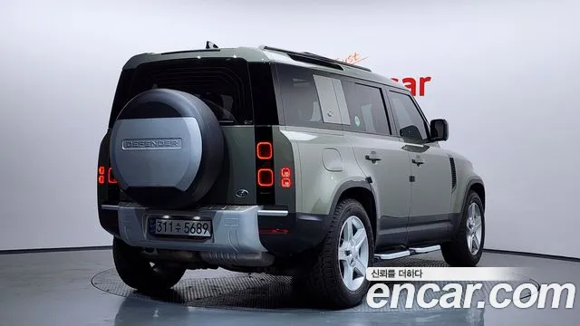 Land Rover Defender — Фото автомобиля 2