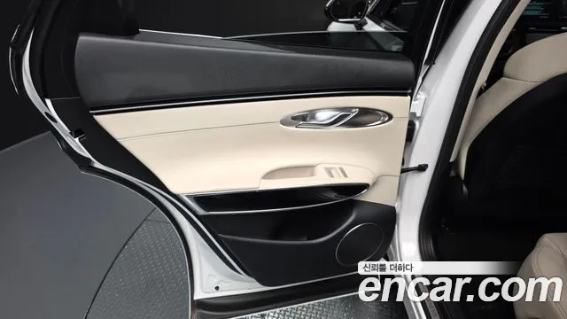 Genesis GV70 — Фото автомобиля 14