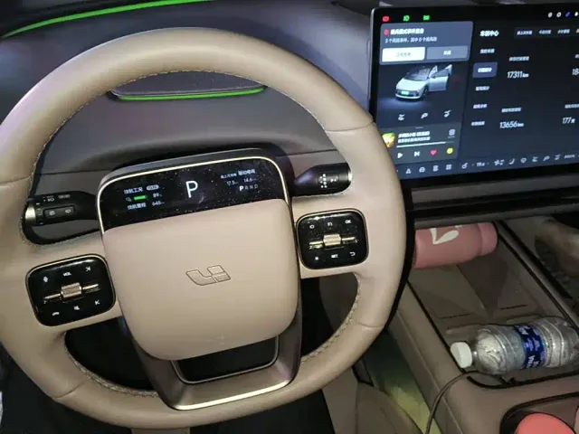 Li Auto Li Auto i6 2025 2WD Base Model — Фото автомобиля 12