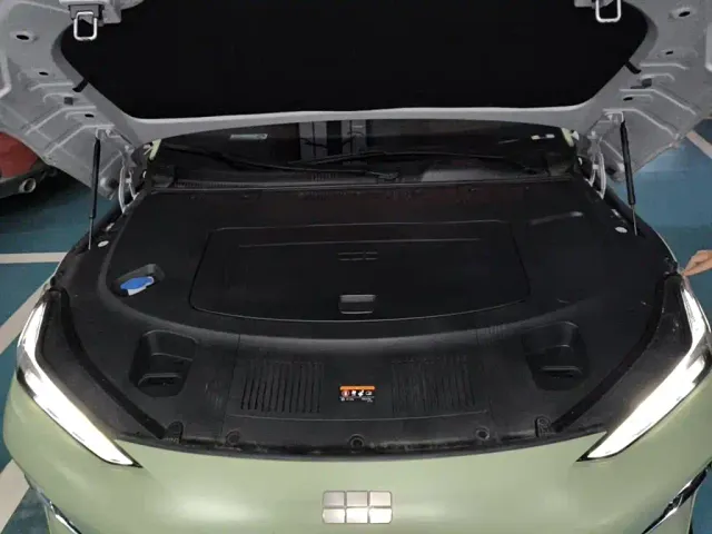 Geely Galaxy E8 — Фото автомобиля 16