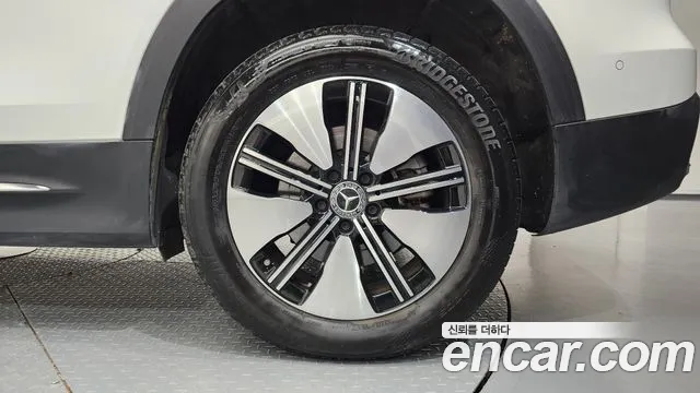 Mercedes-Benz EQB — Фото автомобиля 19