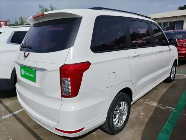 Wuling Hongguang — Фото автомобиля 6
