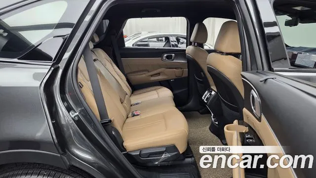 Kia Sorento Новый Sorento 4 поколение Бензин 2.5T 2WD — Фото автомобиля 12