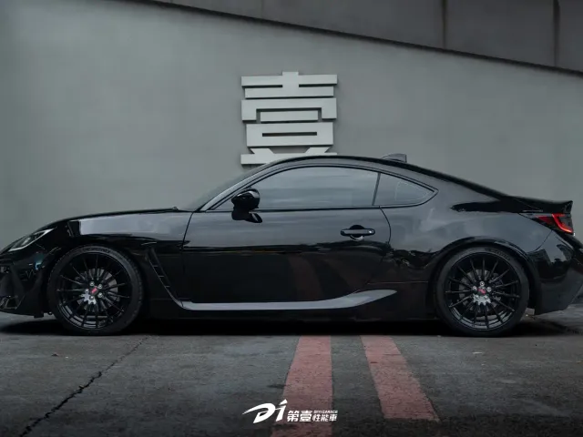 Subaru BRZ — Фото автомобиля 4