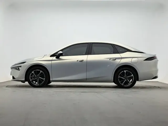 Aion AION S MAX 2025 70 Stellar Edition 53.7kWh — Фото автомобиля 5