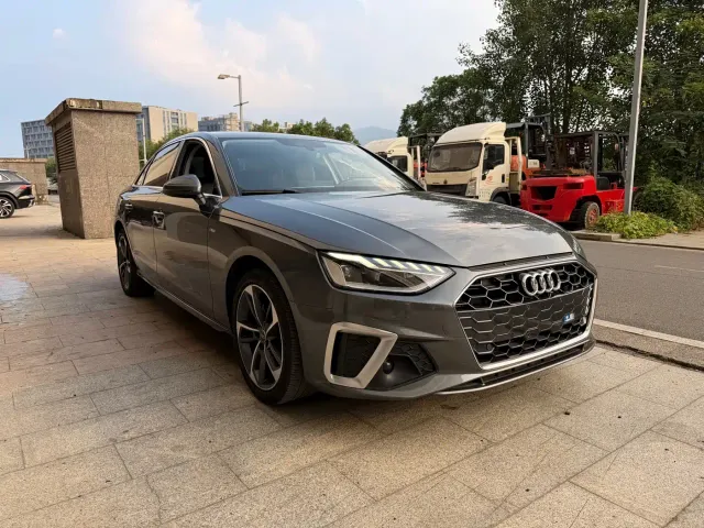 Audi A4L — Фото автомобиля 3