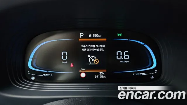 Hyundai Venue — Фото автомобиля 11
