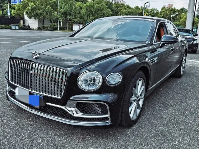 Фотография автомобиля — Bentley Flying Spur
