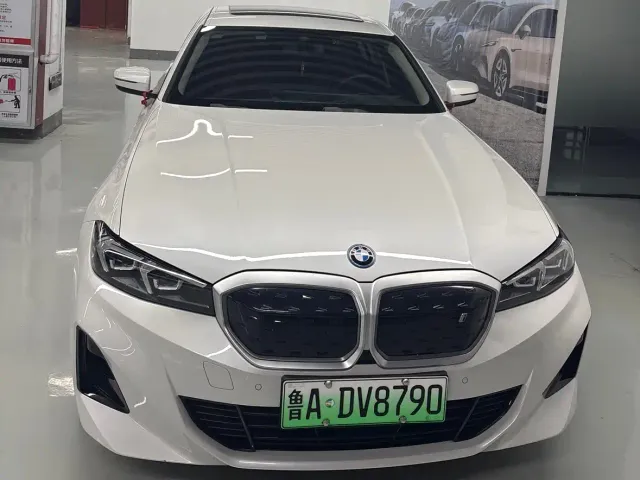 BMW i3 — Фото автомобиля 2