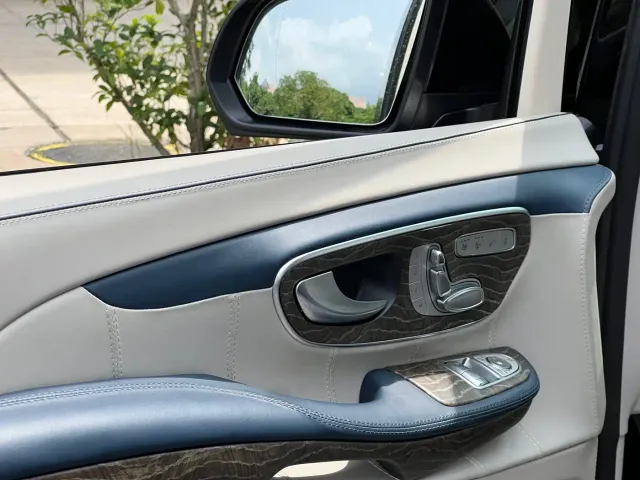Mercedes-Benz V-Class — Фото автомобиля 14