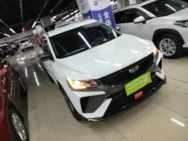 Geely Binyue — Фото автомобиля 3