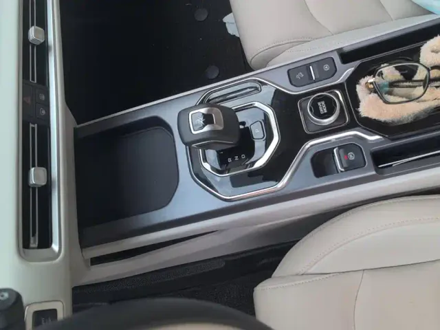 Geely ICON — Фото автомобиля 16