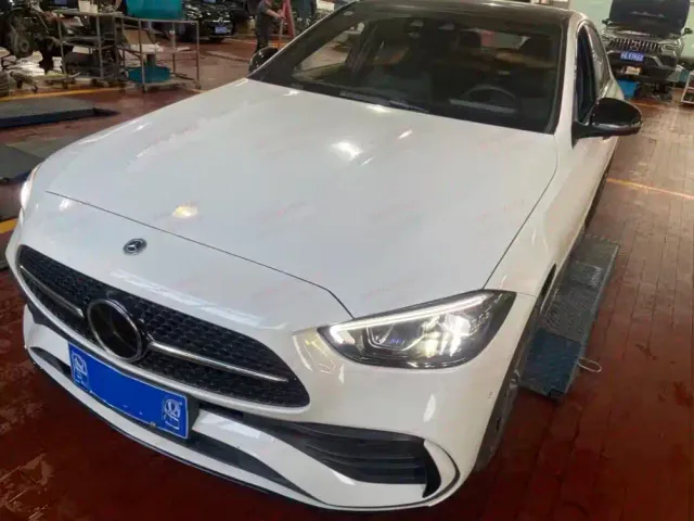 Фотография автомобиля — Mercedes-Benz C-Class