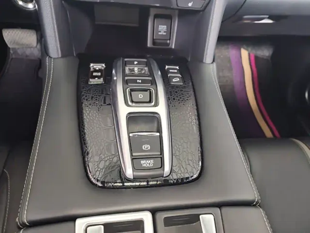 Honda UR-V — Фото автомобиля 13