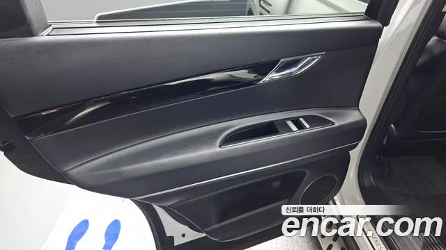 Genesis GV80 — Фото автомобиля 24
