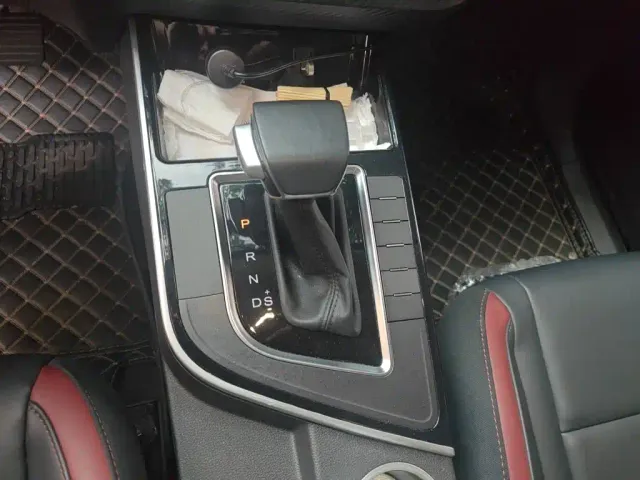 Forthing T5 — Фото автомобиля 6