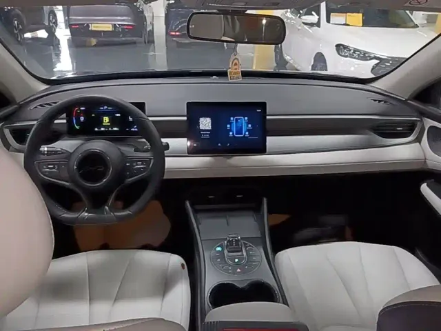 BYD Seal 05 DM-i — Фото автомобиля 9