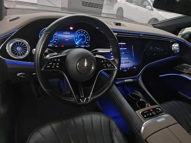 Mercedes-Benz EQS — Фото автомобиля 10