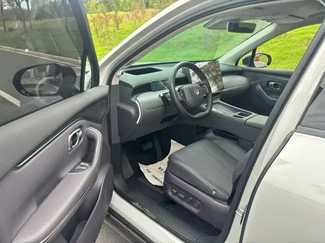 Leapmotor C10 — Фото автомобиля 4