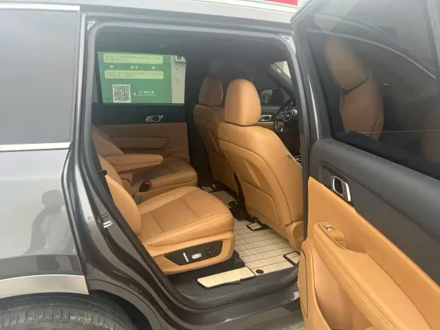 Li Auto ONE — Фото автомобиля 7