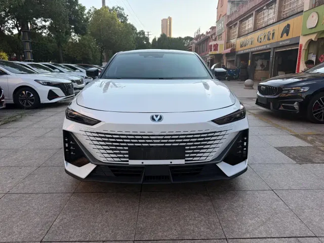 Changan UNI-V — Фото автомобиля 2