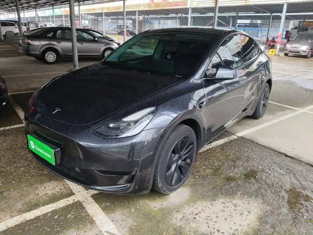 Фотография автомобиля — Tesla Model Y