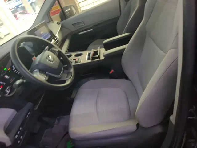 Toyota Sienna — Фото автомобиля 14