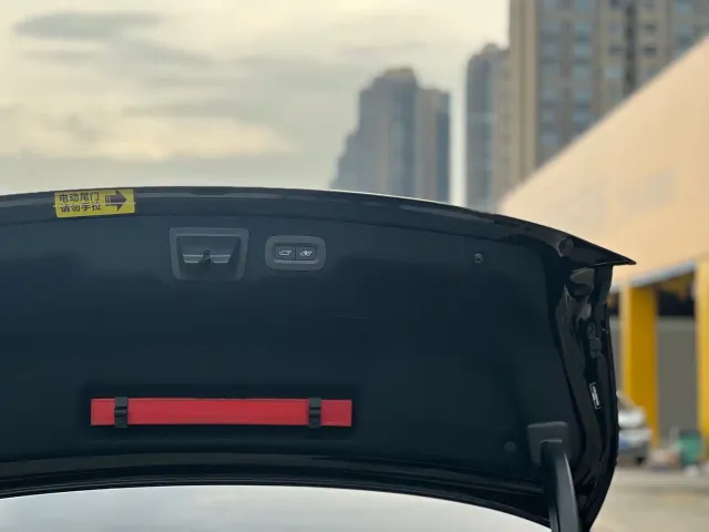 Volvo S90 — Фото автомобиля 27